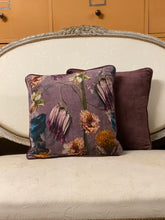 Load image into Gallery viewer, Velvet Cushion Dahlia
